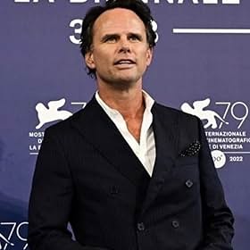 والتون گاگینز - Walton Goggins