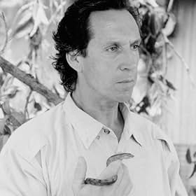 جاناتان هاید - Jonathan Hyde