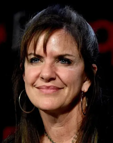 جنیفر هیل - Jennifer Hale