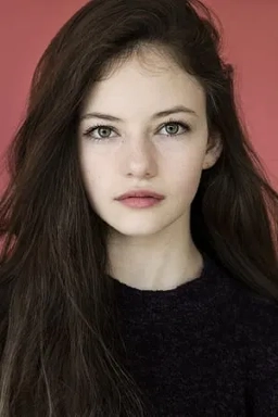 مک‌ کنزی فوی - Mackenzie Foy