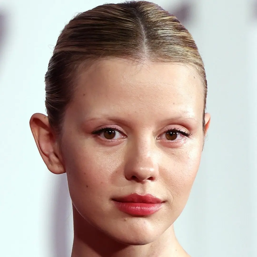 میا گاث - Mia Goth