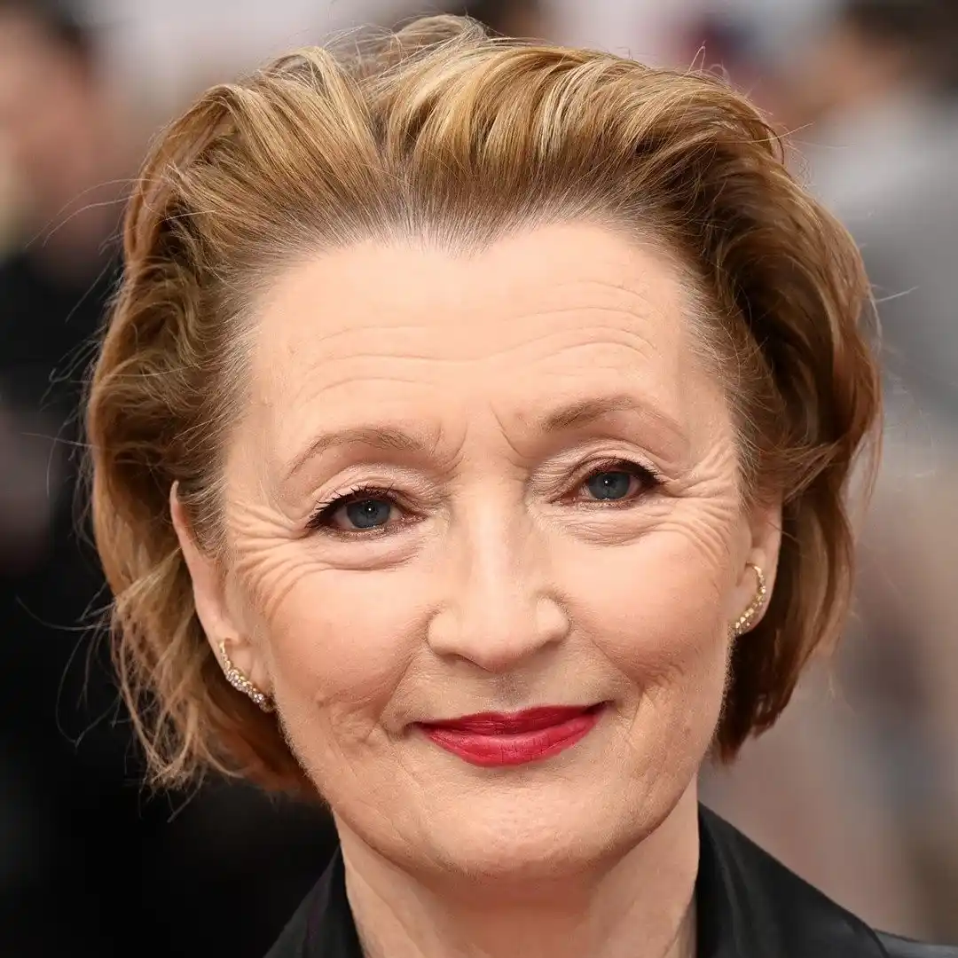 لسلی منویل - Lesley Manville