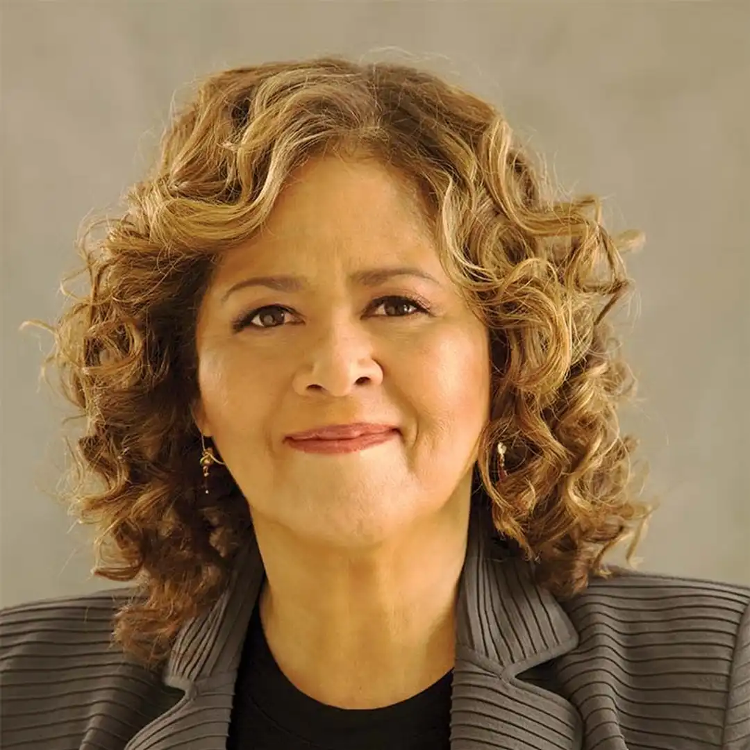 انا دیویر اسمیت - Anna Deavere Smith
