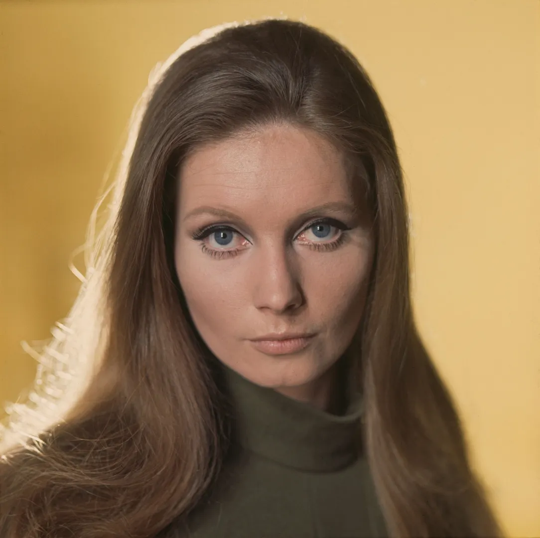 کاترین شل - Catherine Schell
