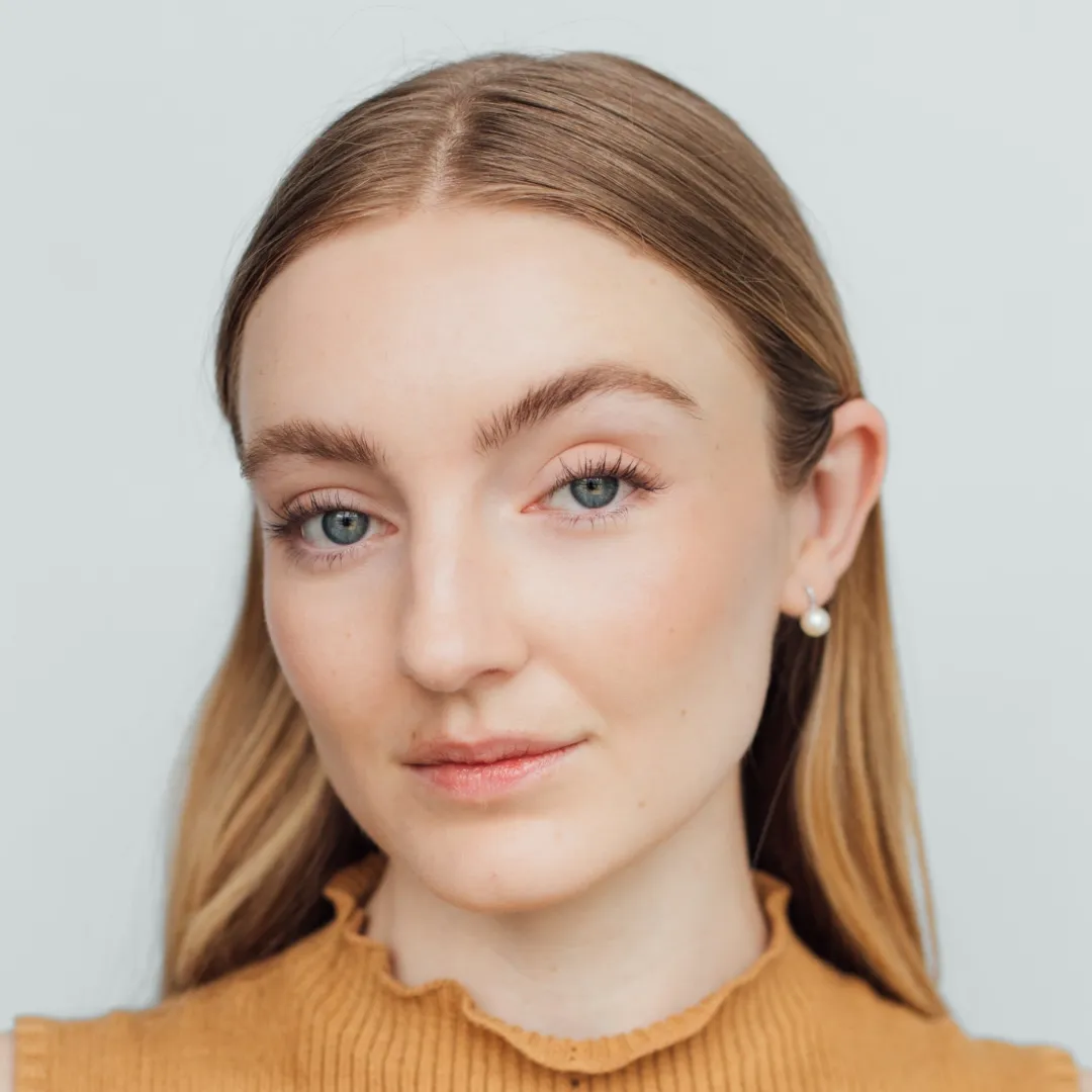 شارلوت کریگان - Charlotte Creaghan