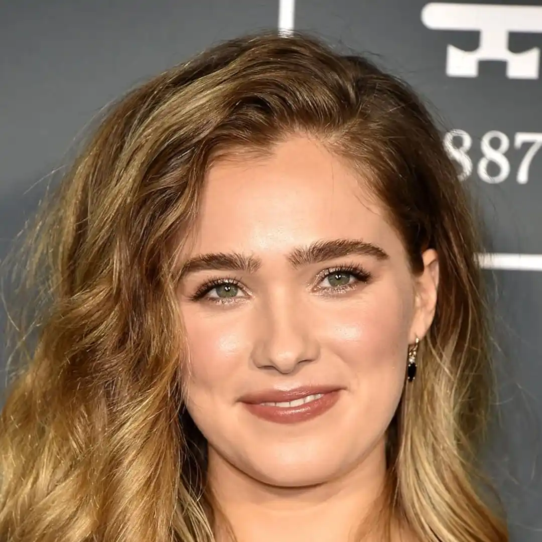 هیلی ریچاردسون - Haley Lu Richardson