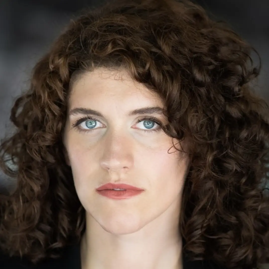 حنا پنیوسکی - Hannah Pniewski