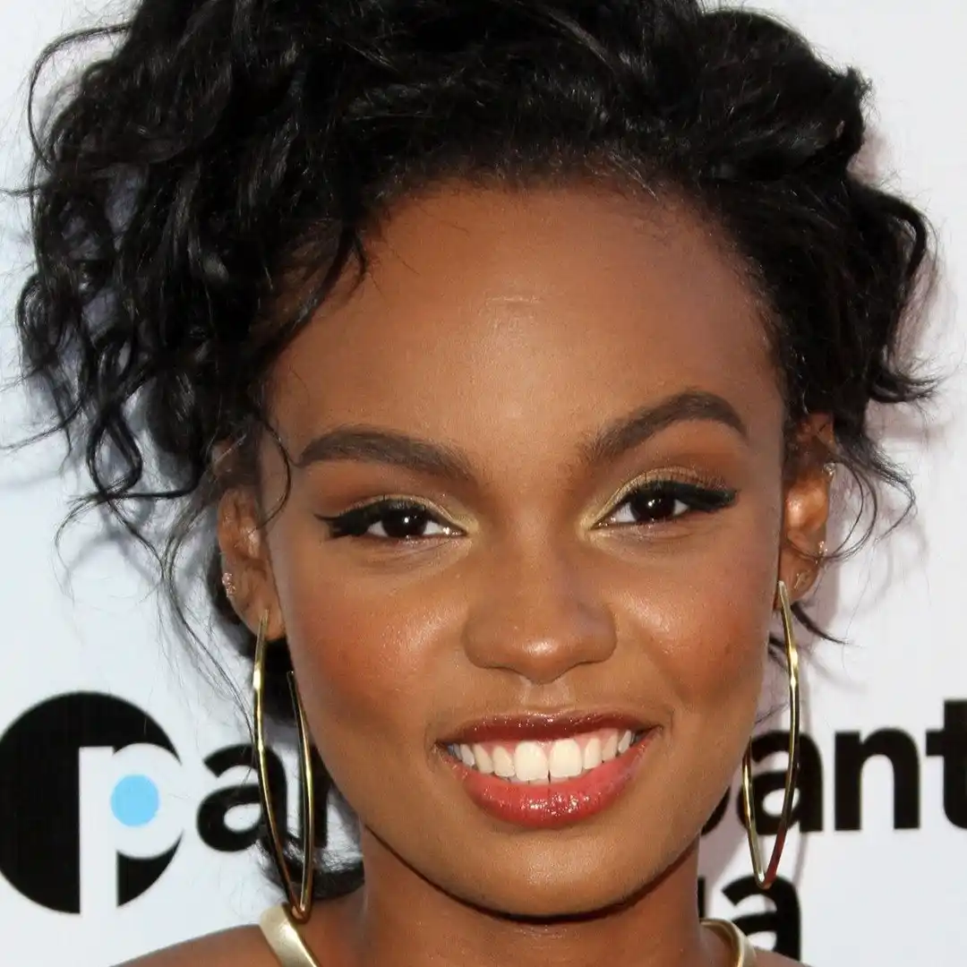 سیرا مک‌ کلین - Sierra Aylina McClain
