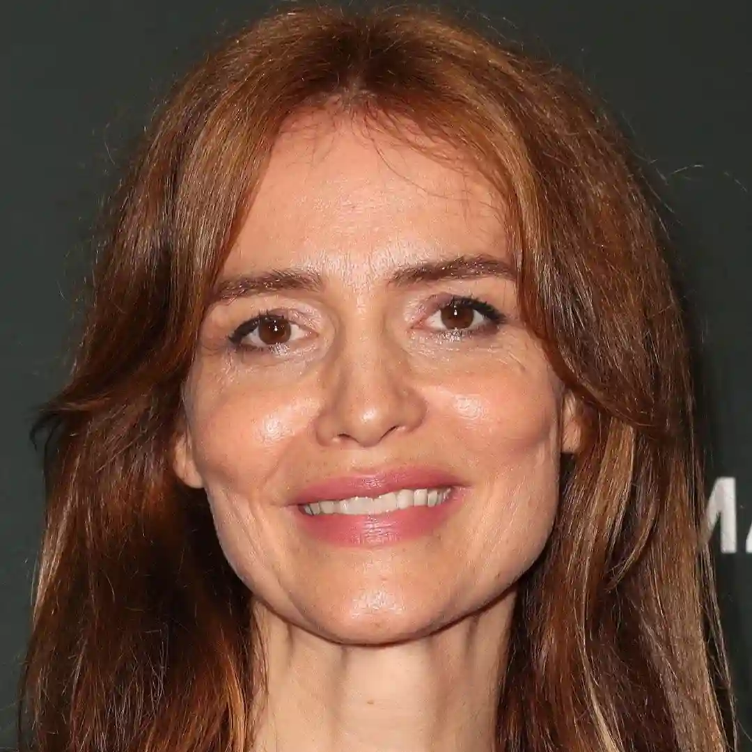 سافرون باروز - Saffron Burrows