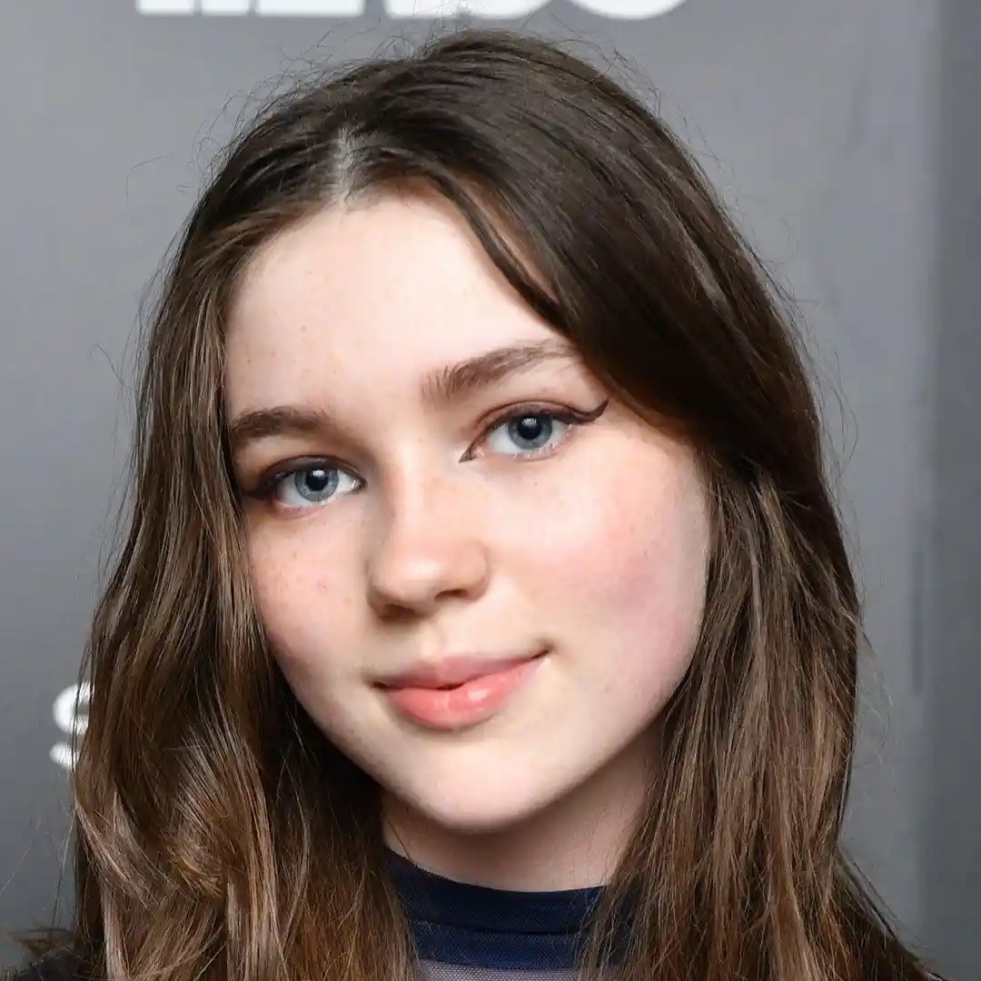آلِکسا سوئینتن - Alexa Swinton