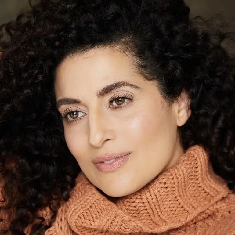 ملانی بنز - Melanie Benz
