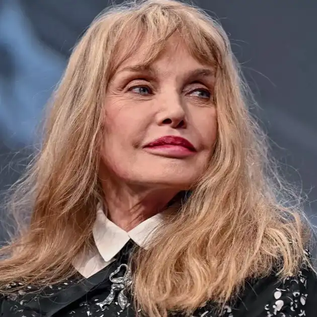 آریل دومبال - Arielle Dombasle