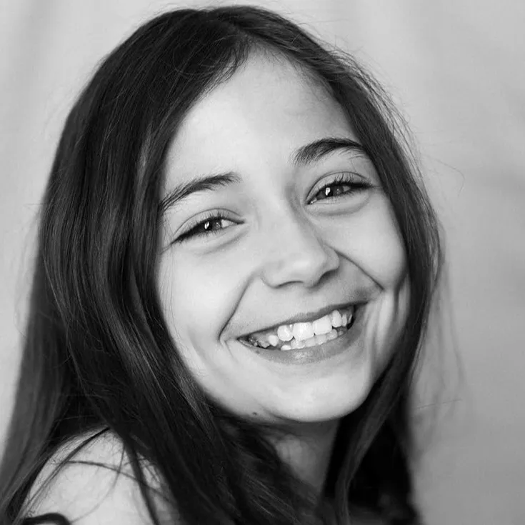 ویکتوریا کنت - Victoria Comte