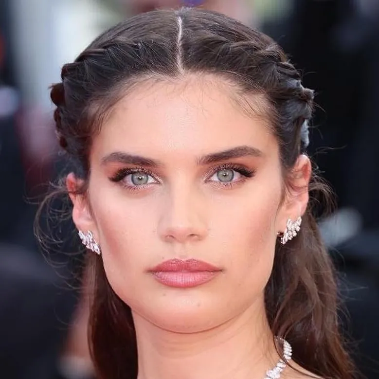 سارا سامپایو - Sara Sampaio