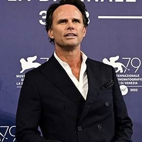 والتون گاگینز - Walton Goggins